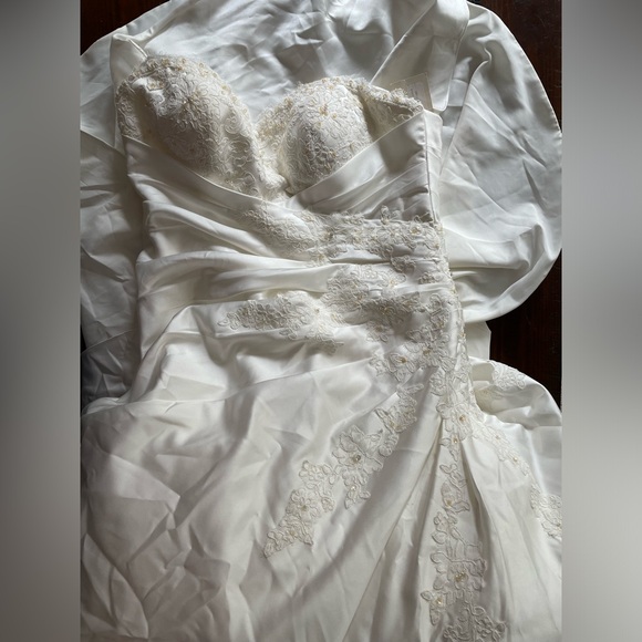 Symphony of Venus wedding gown dress ivory A-Line NWT ~ - Picture 2 of 13